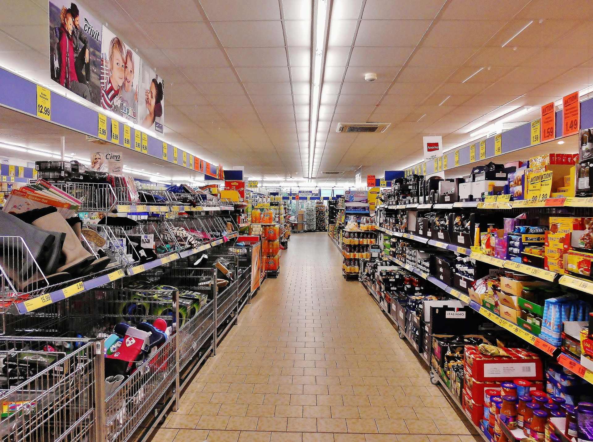 Maximizing Retail Space with Slat Board Shelves